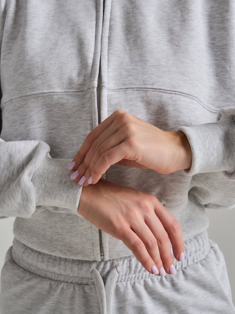 Толстовка бомбер укороченная