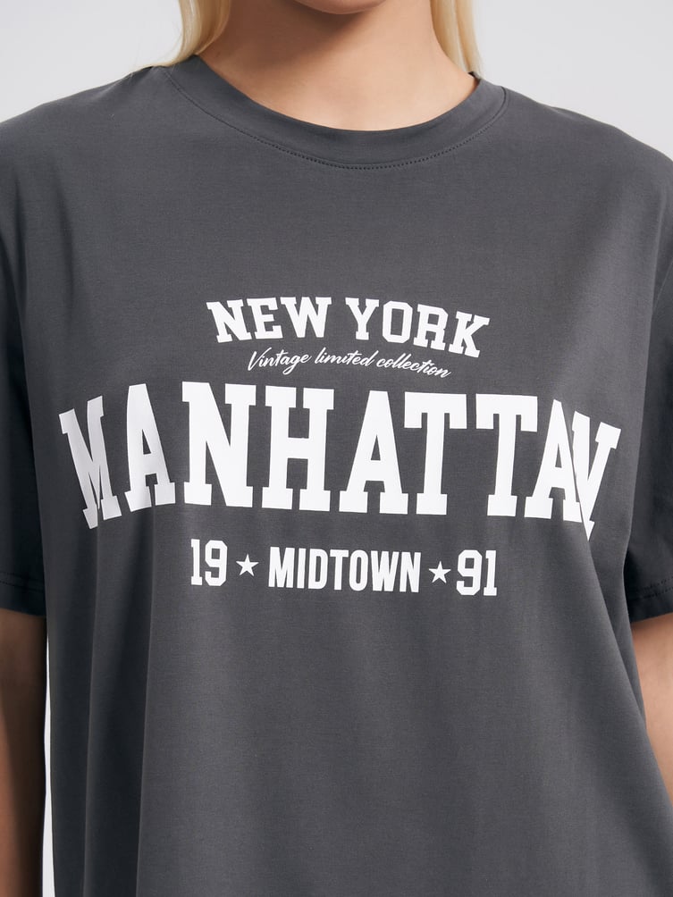 Футболка оверсайз с надписью Manhattan