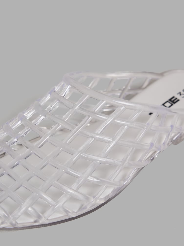 Шлепанцы с плетёным дизайном