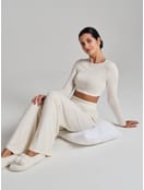 Пижама с кроп-топом и брюками