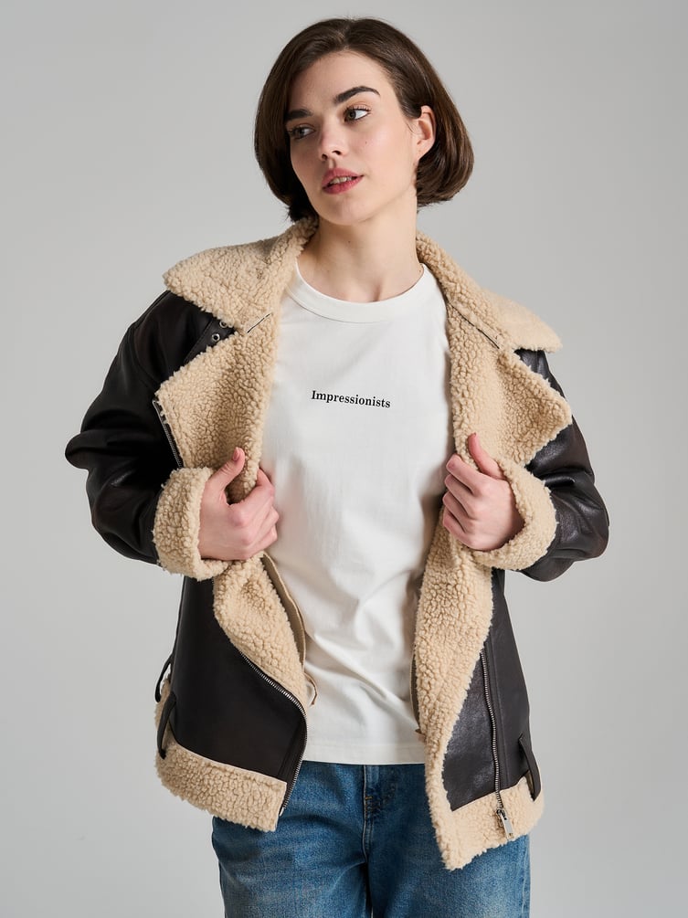 Футболка из хлопка с принтом на спине