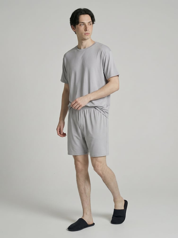 Пижама с футболкой и шортами