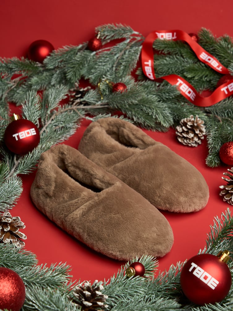 Закрытые тапочки для дома