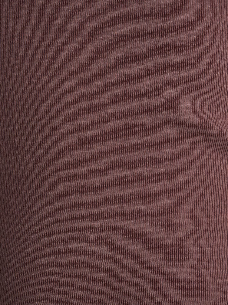 Майка на широких бретелях с вареным эффектом