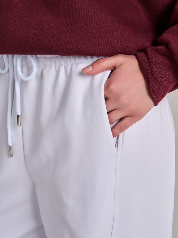 Брюки широкие со смещенным боковым швом