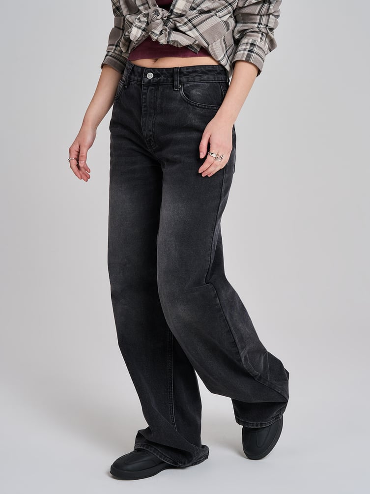 Джинсы широкие