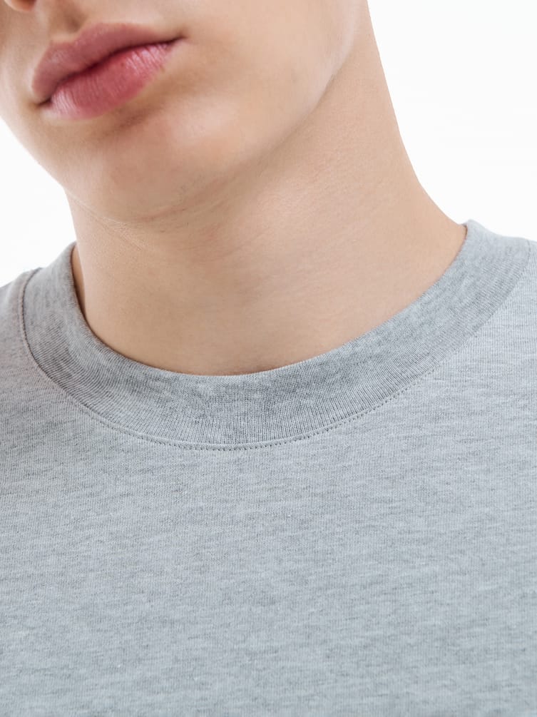 Однотонная хлопковая футболка