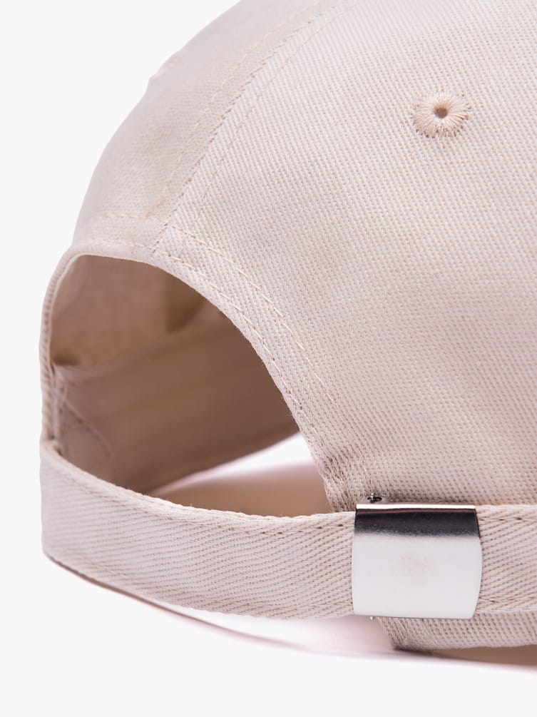 Бейсболка с вышивкой надписи