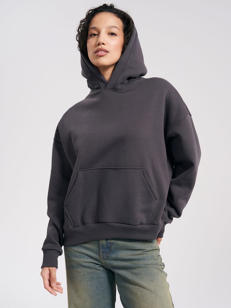 Теплое худи со стразами на спине