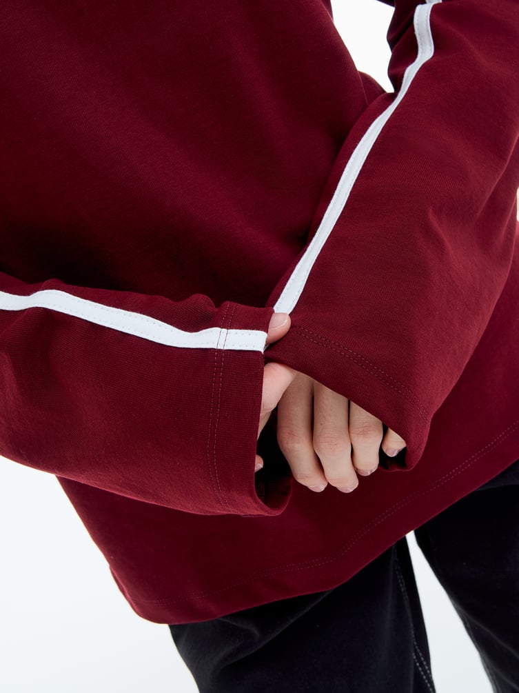 Спортивный лонгслив оверсайз с надписью и лампасами