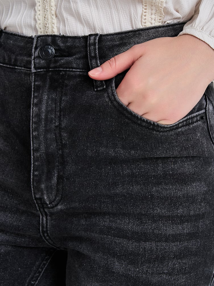 Джинсы клеш от колена