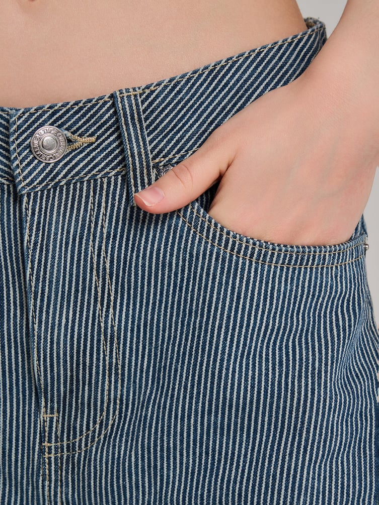 Джинсы широкие с вареным эффектом