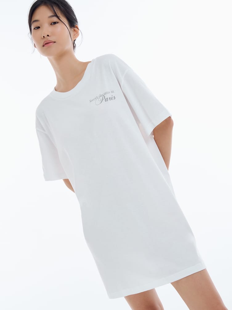 Ночная сорочка с надписью Sweet dreams in Paris