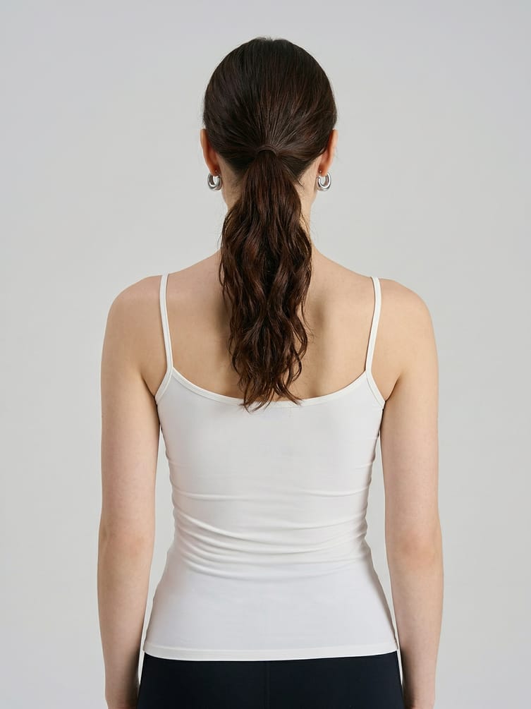 Топ на тонких бретелях