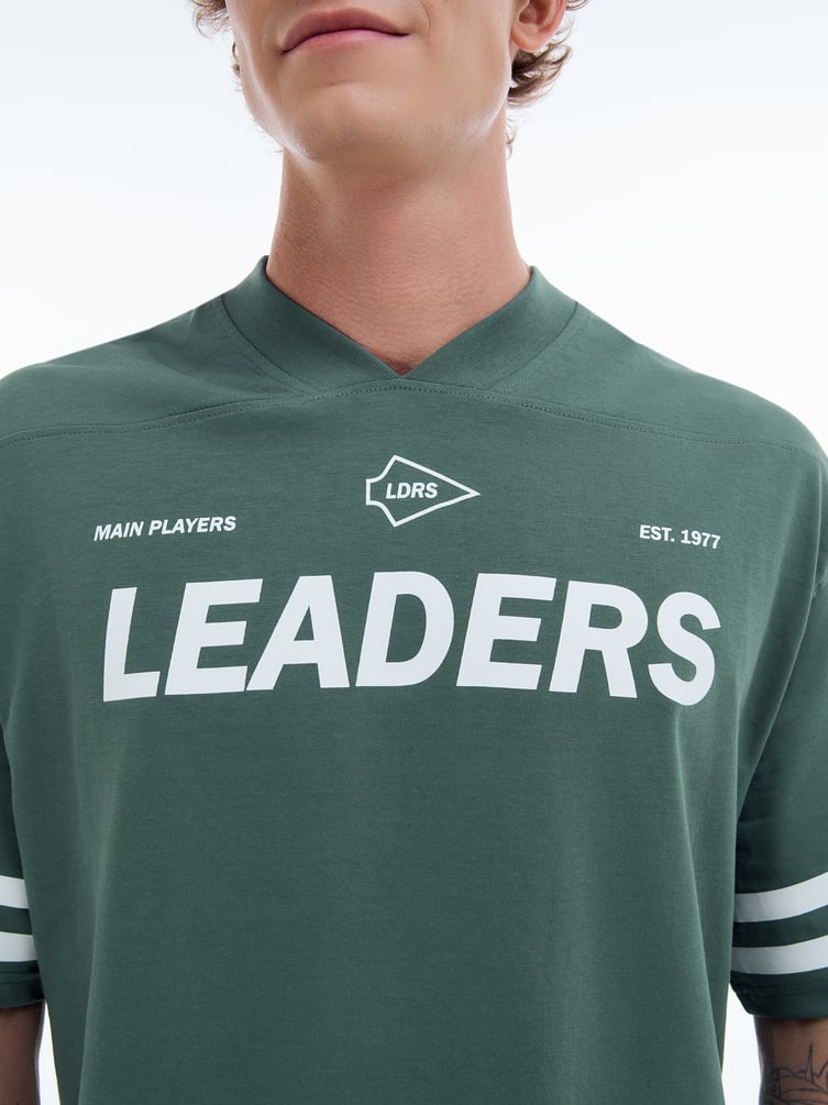 Спортивная футболка с надписью Leader