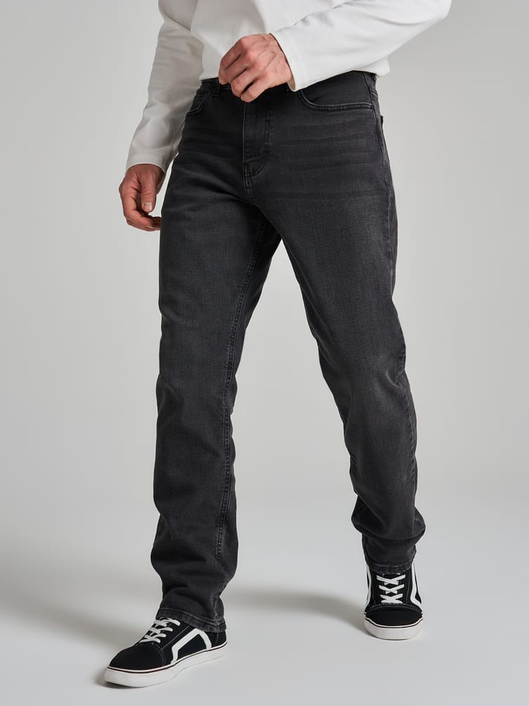 Классические прямые джинсы