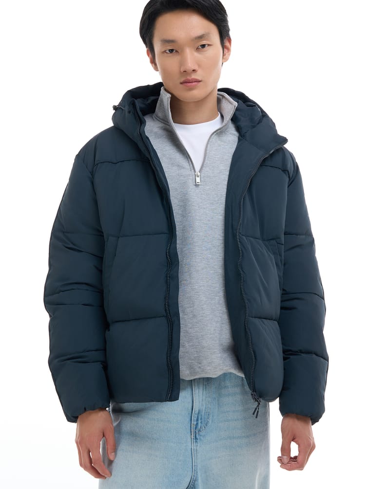 Демисезонная куртка на синтепоне с капюшоном