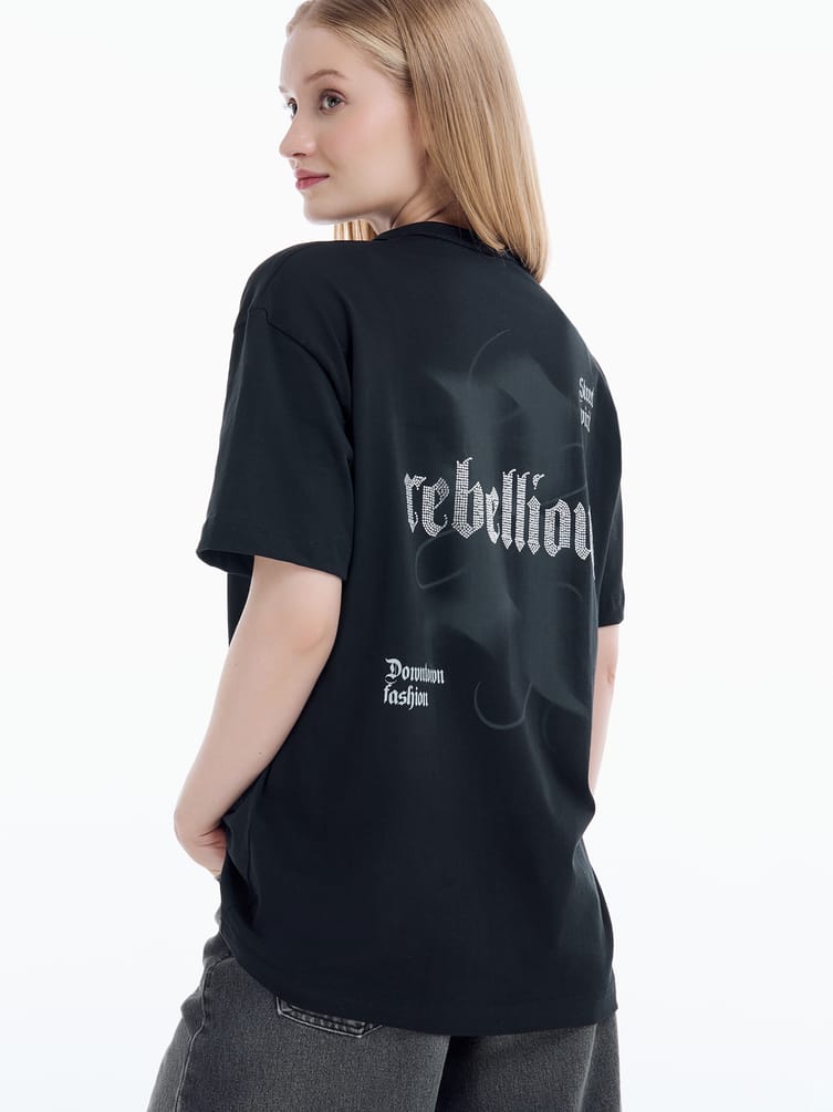 Футболка оверсайз с надписью rebellious