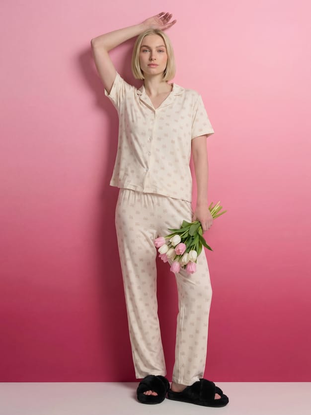 Пижама с рубашкой и брюками