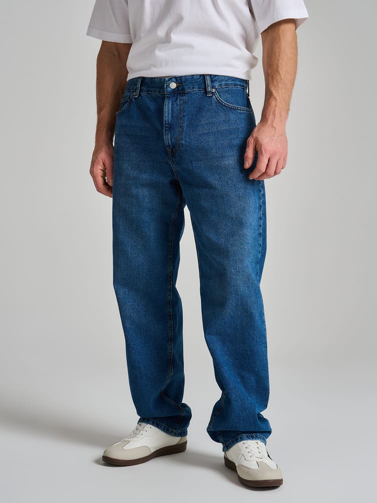 Широкие повседневные джинсы