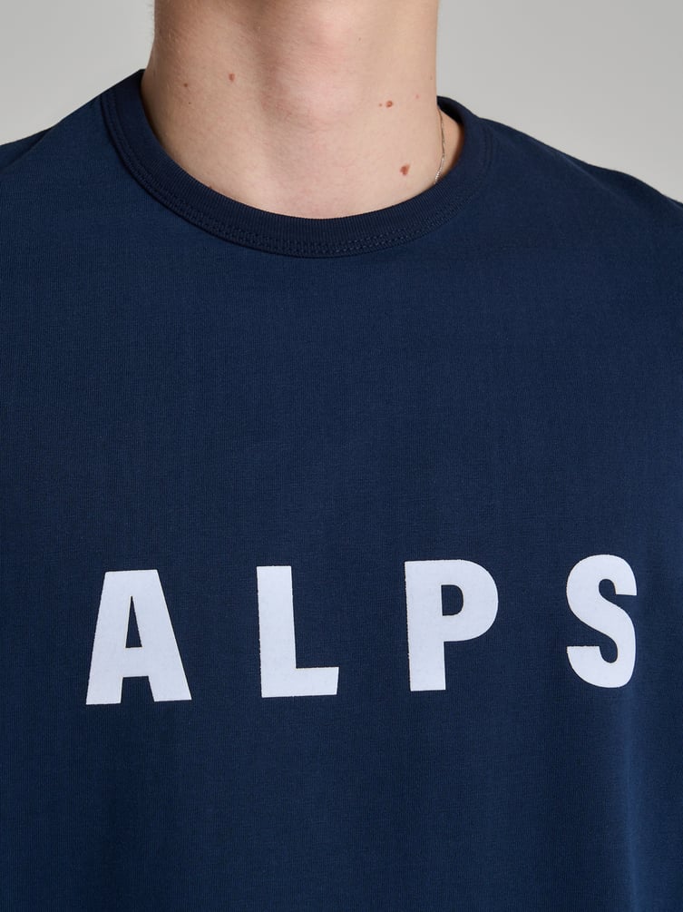 Лонгслив оверсайз с надписью