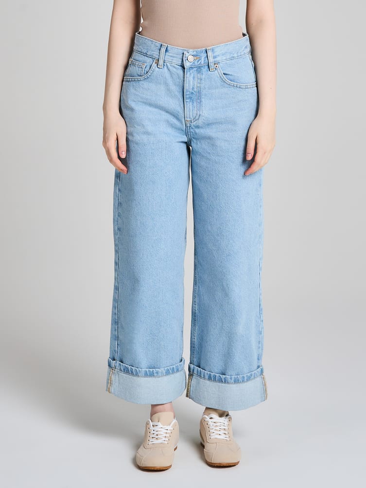 Джинсы широкие с подворотами