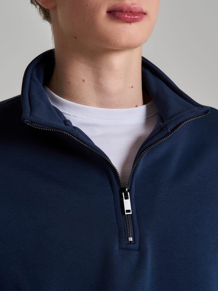 Утепленная толстовка с высоким горлом и начесом