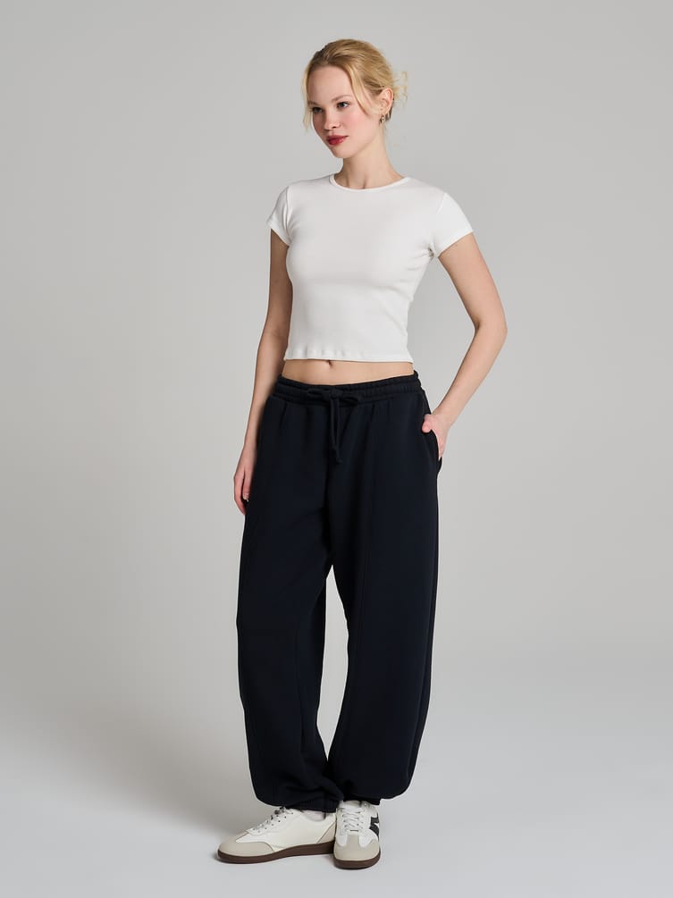 Тёплые брюки джоггеры со стрелками и начёсом