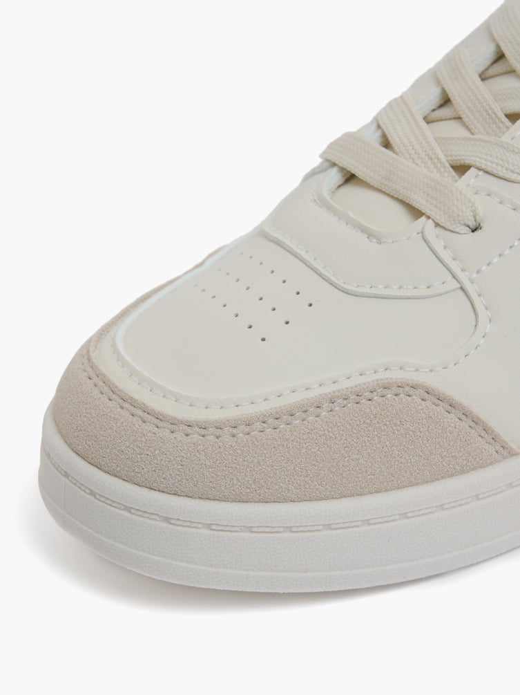 Кроссовки спортивные