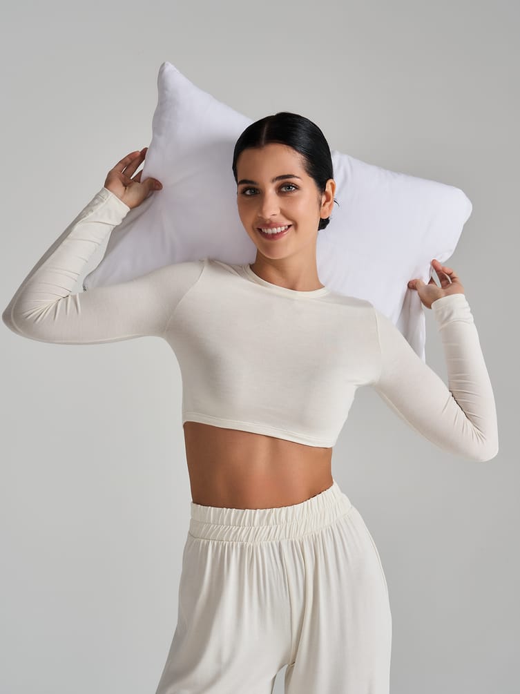 Пижама с кроп-топом и брюками