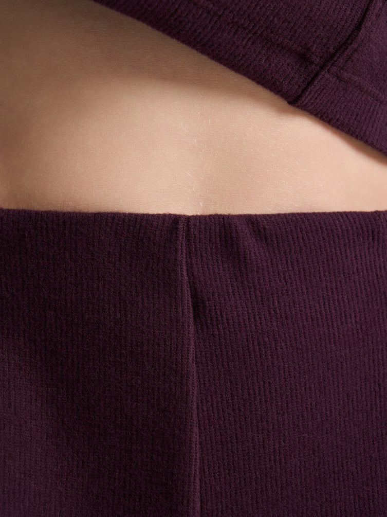 Широкие брюки в рубчик со стрелками