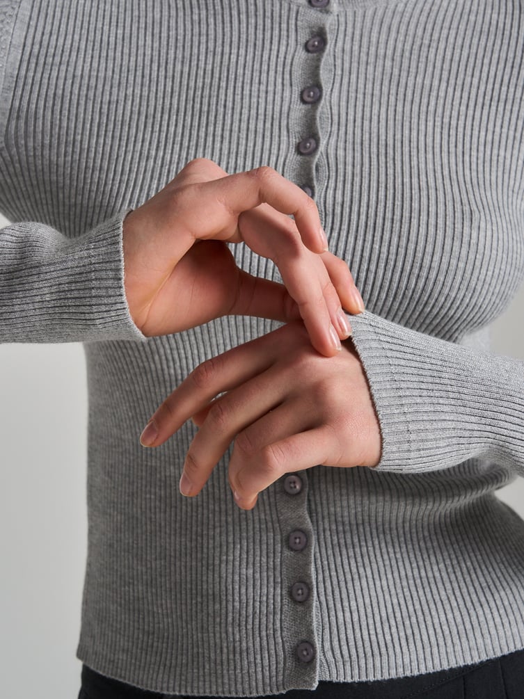 Кардиган приталенный из вискозы