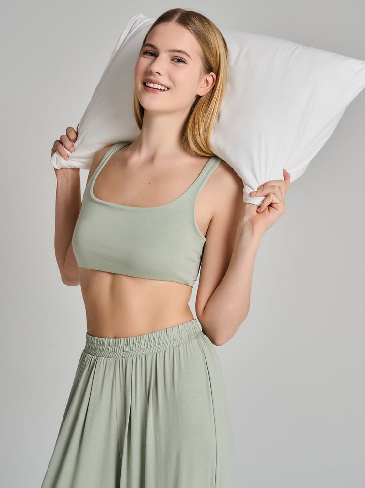 Пижама оверсайз с топом и широкими брюками