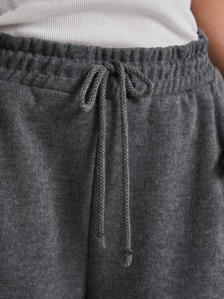 Брюки трикотажные широкие