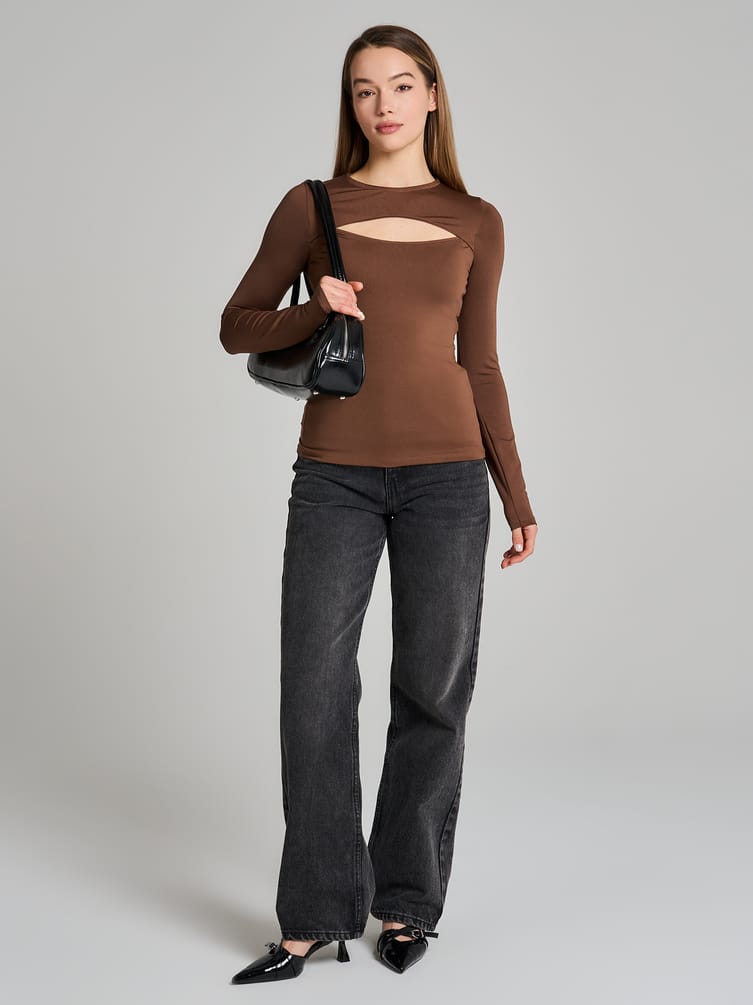 Лонгслив приталенный с вырезом