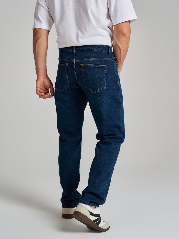 Классические прямые джинсы