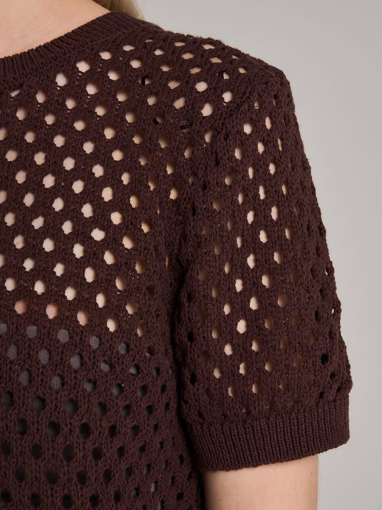 Джемпер ажурный вязаный с коротким рукавом