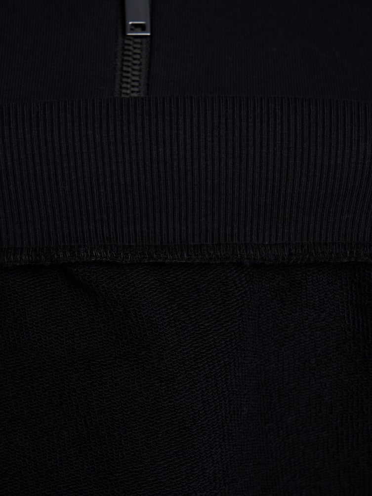 Свитшот без начеса с высоким горлом