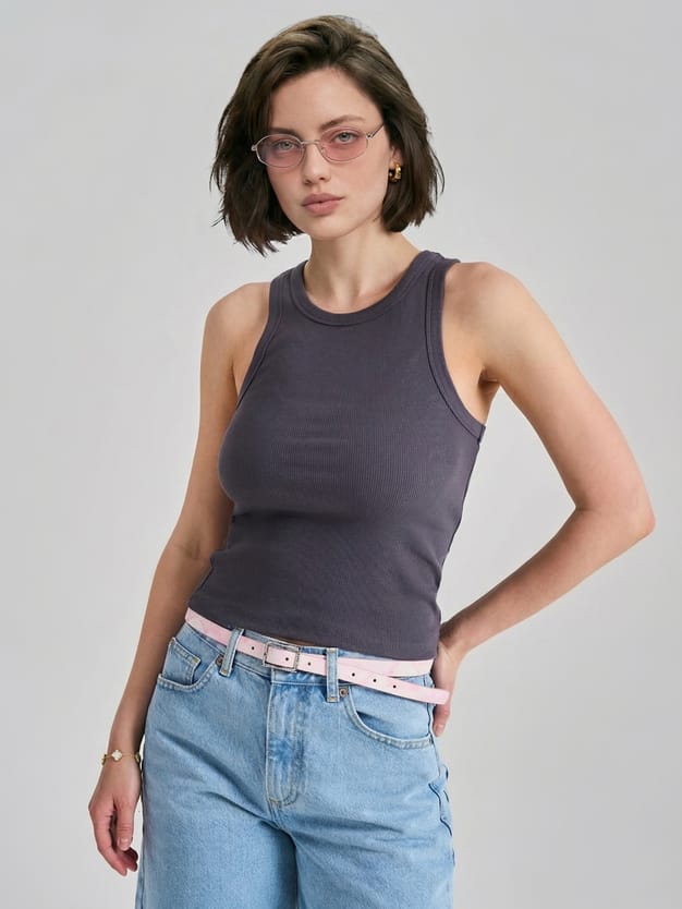 Майка на широких бретелях в рубчик