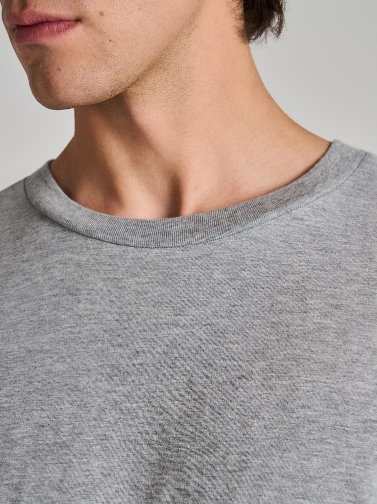 Пижама с футболкой и шортами