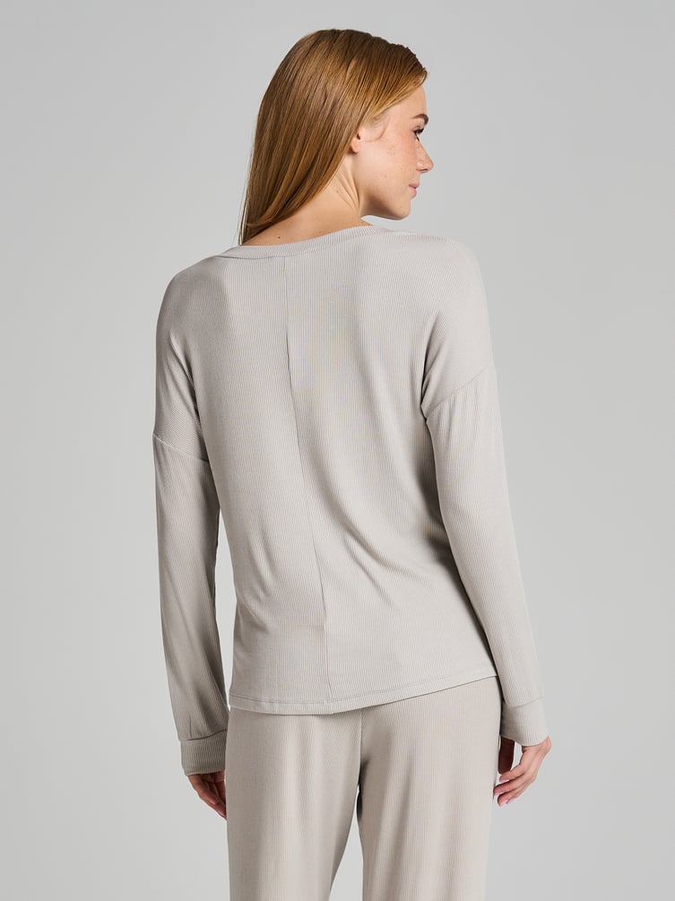 Домашний лонгслив в рубчик с длинным рукавом