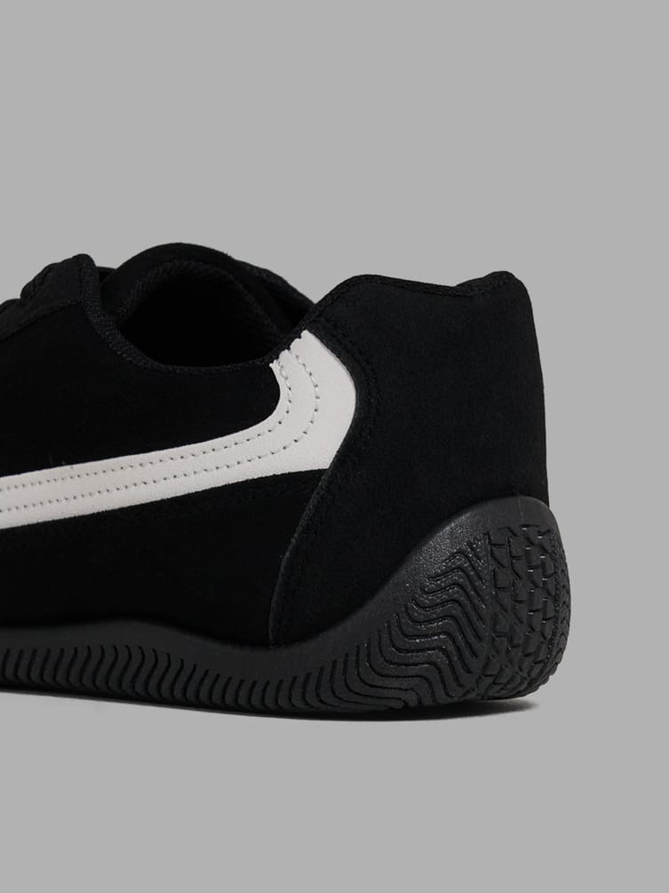 Кроссовки спортивные низкие