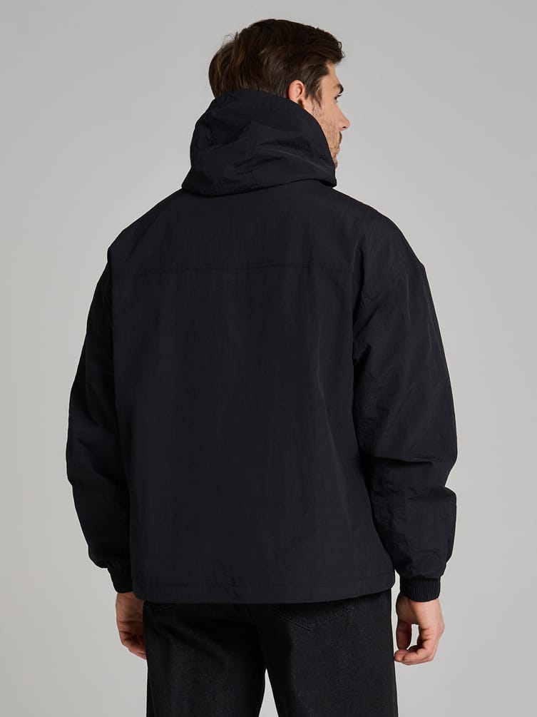 Ветровка демисезонная с капюшоном