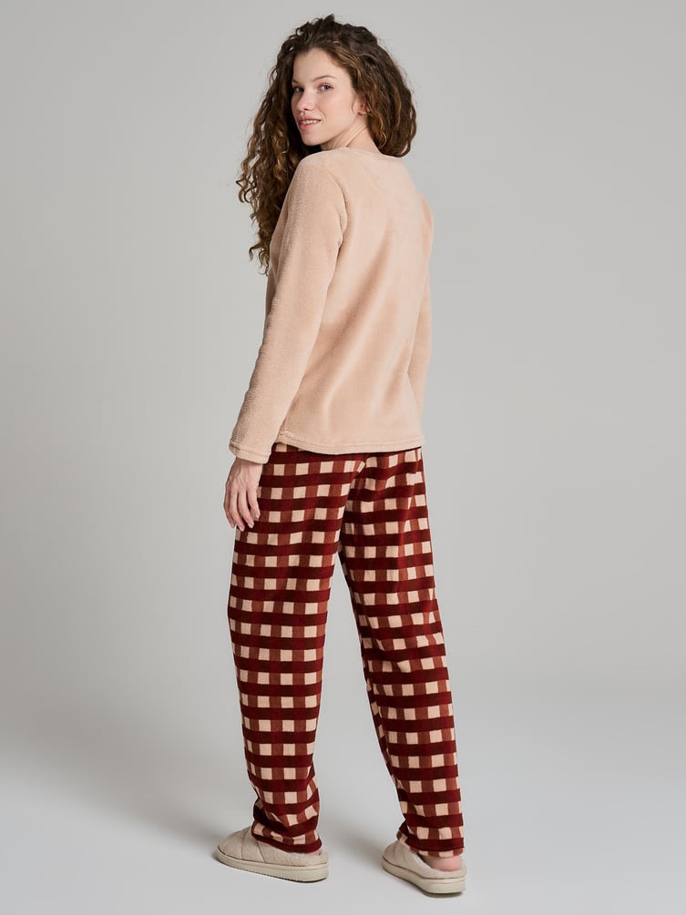 Пижама плюшевая с вышивкой и брюками