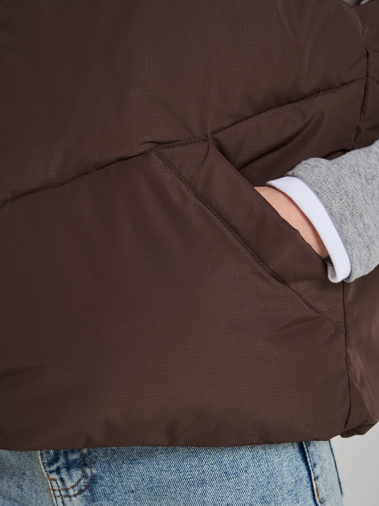 Жилет утепленный на синтепоне