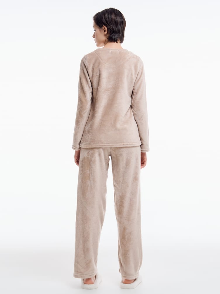 Плюшевая пижама с вышивкой и брюками