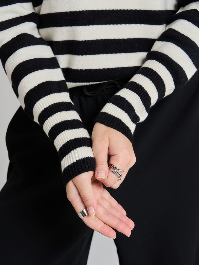 Джемпер трикотажный в полоску