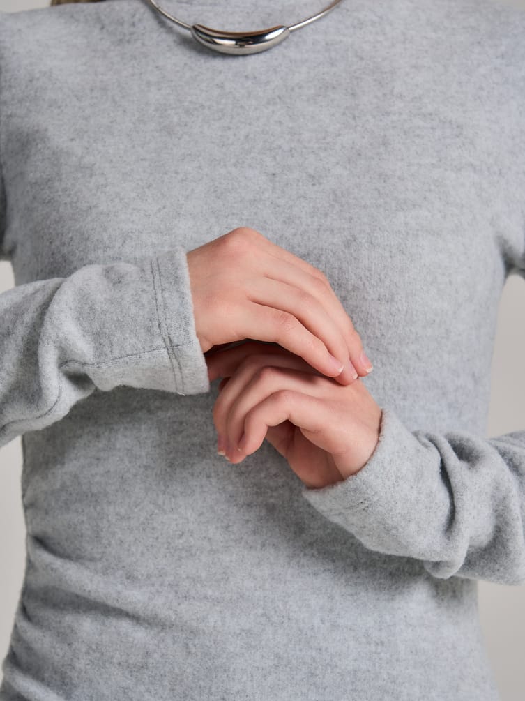 Лонгслив асимметричный с драпировкой