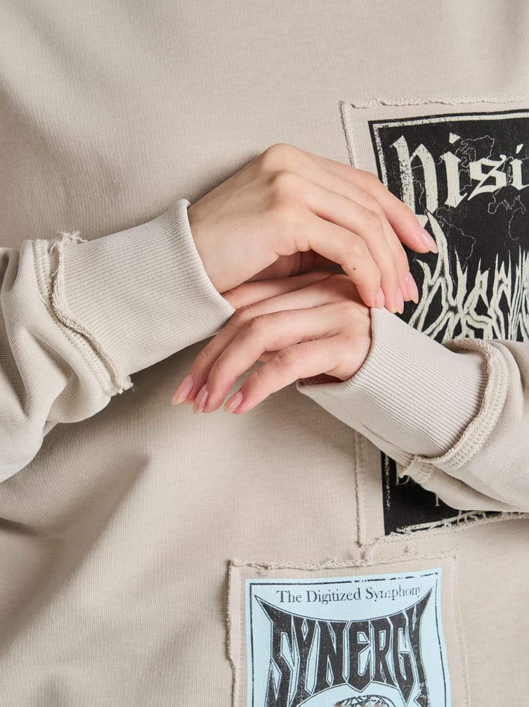 Свитшот в стиле гранж с необработанными краями