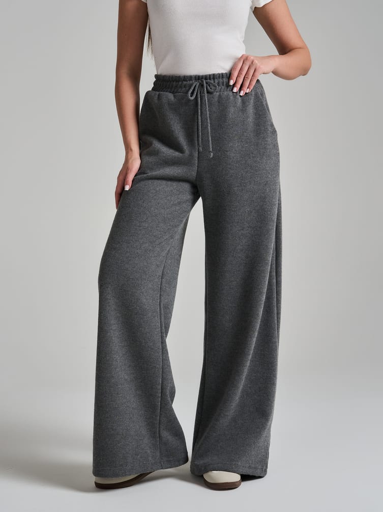 Брюки трикотажные широкие